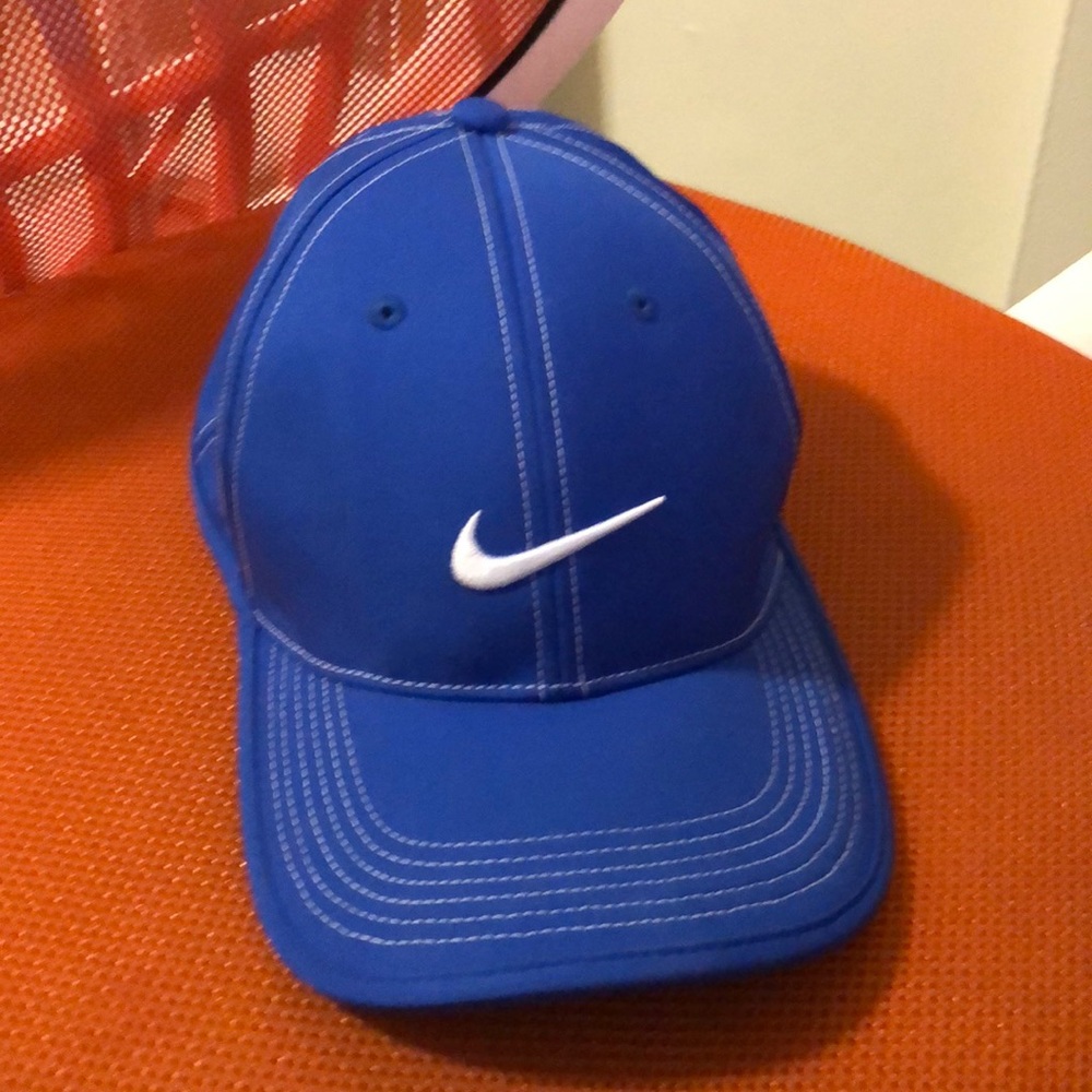Nike golf hat